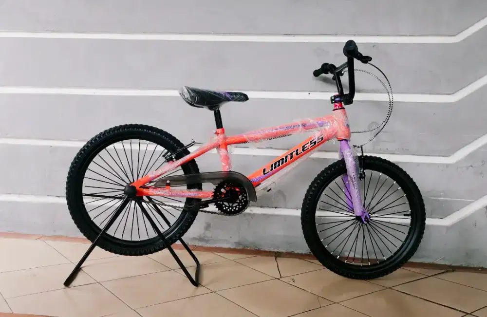 Sepeda BMX merek limitless uk'20 hrg 550rb net Kondisi baru