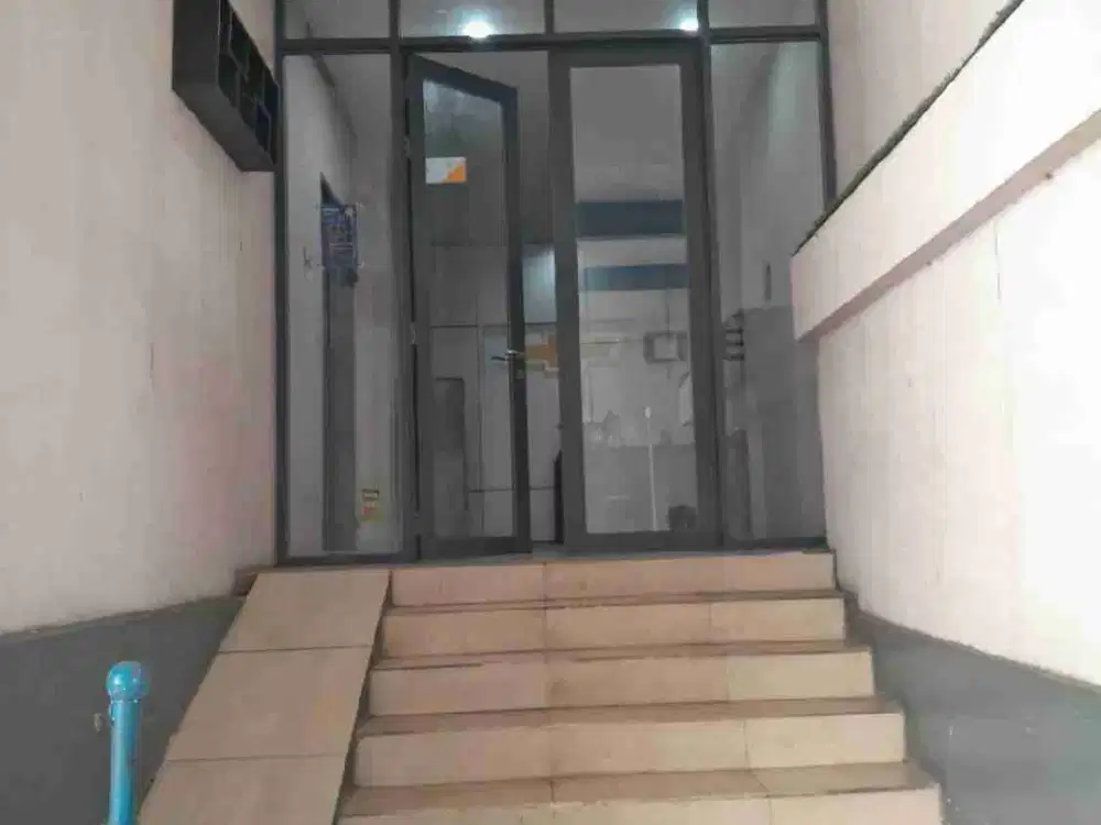 Disewakan kantor lama lt 2 saja