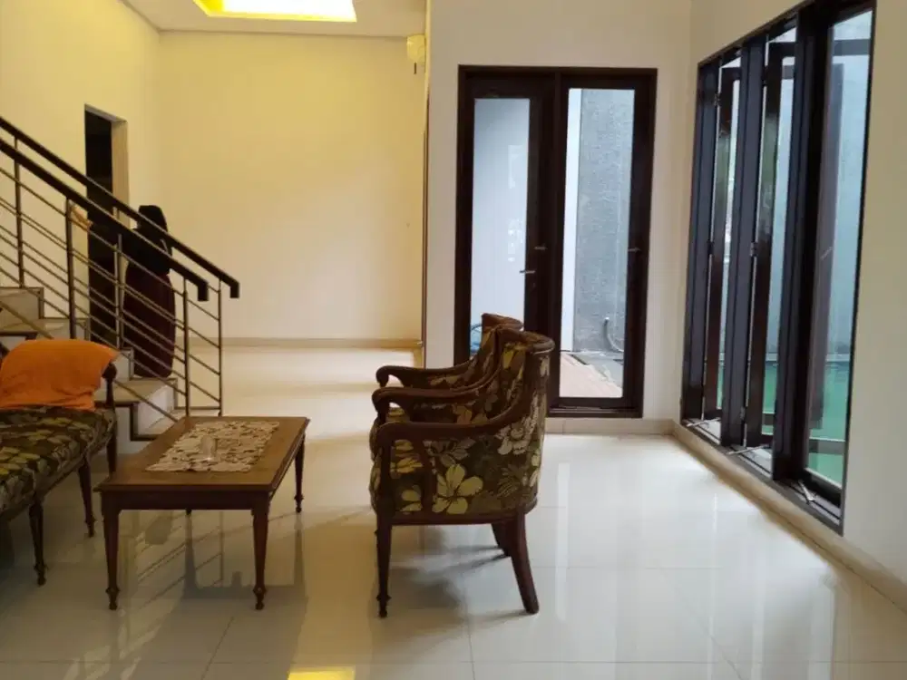 Rumah disewakan di Cipete