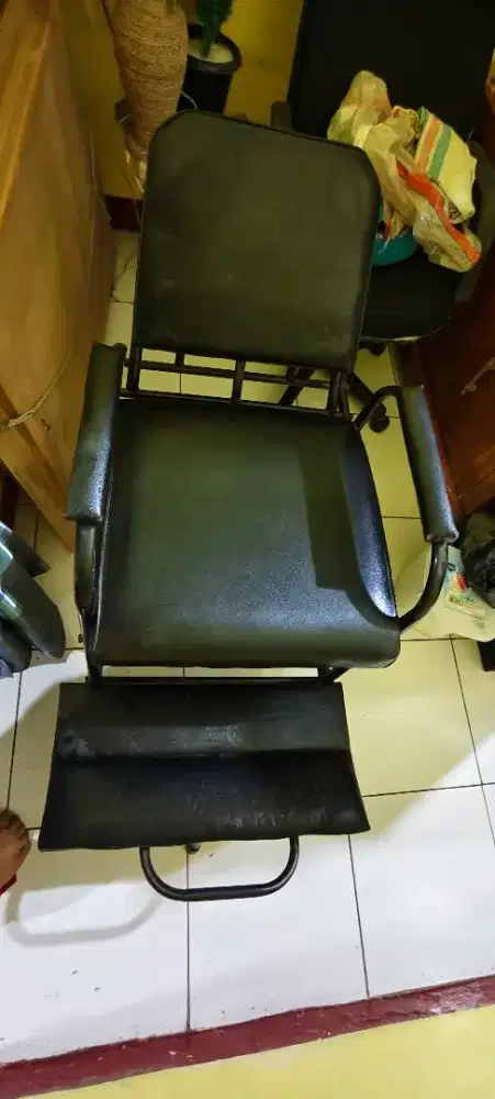 Bangku pangkas harga nepis