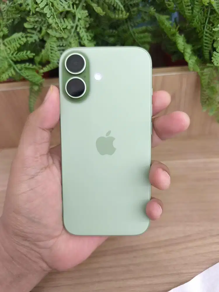 IPHONE 17 256GB SAGE IBOX LIKE NEW!