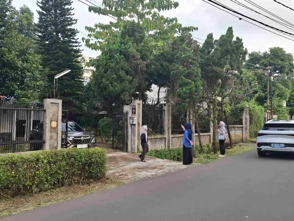 Rumah dgn Taman Luas n Asri