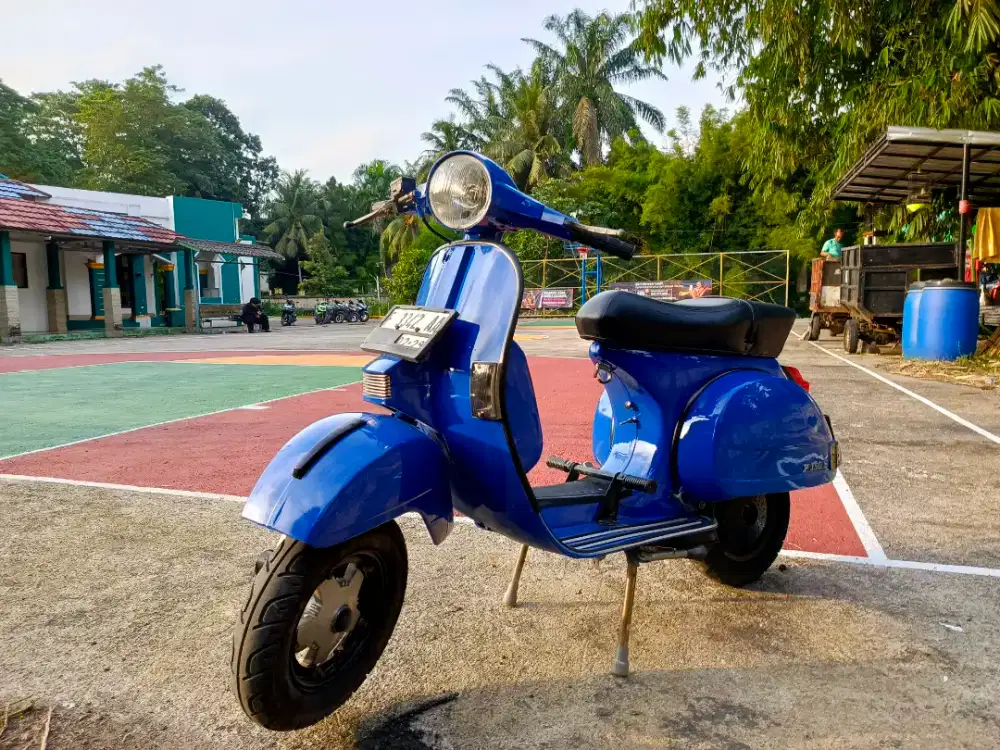 Vespa PX Look New PX th 81