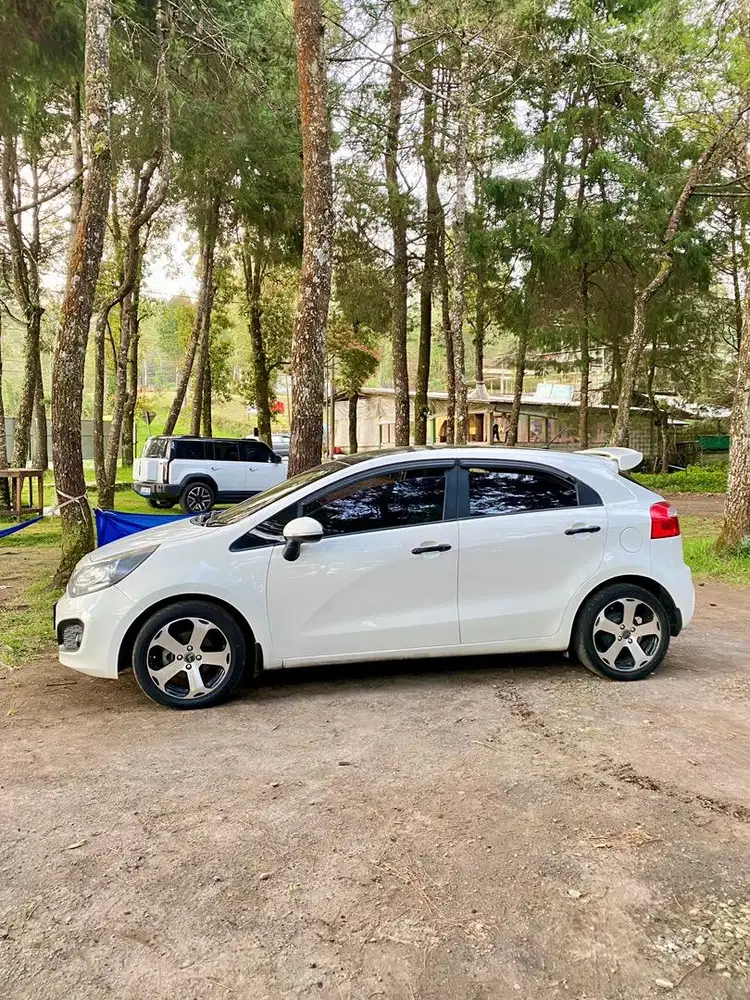 Dijual Mobil Kia Rio Siap pakai
