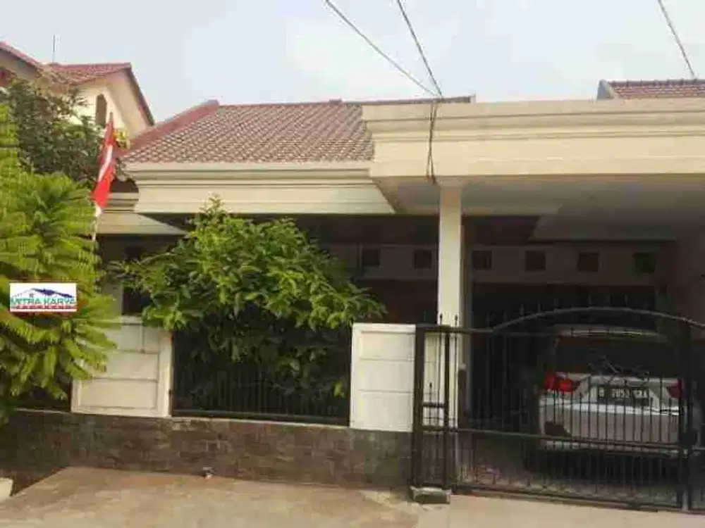 Rumah Besar Di Komplek Galaxy