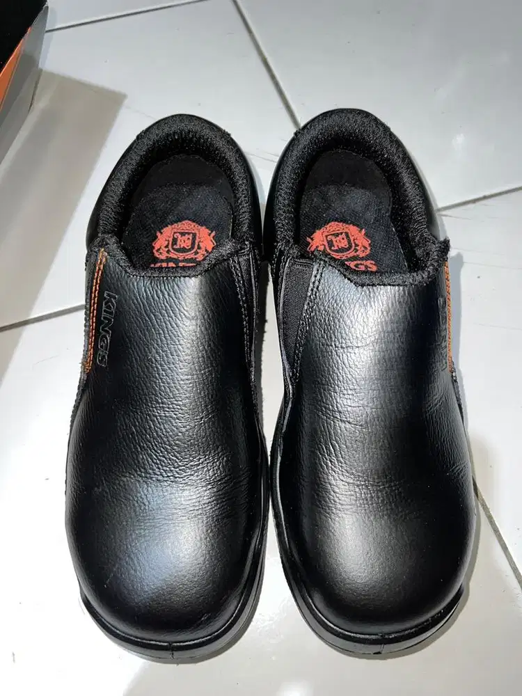 1 SET SAFETY SHOES KING'S