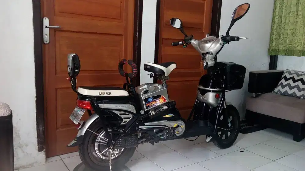 SEPEDA LISTRIK SUPER RIDER LENGKAP