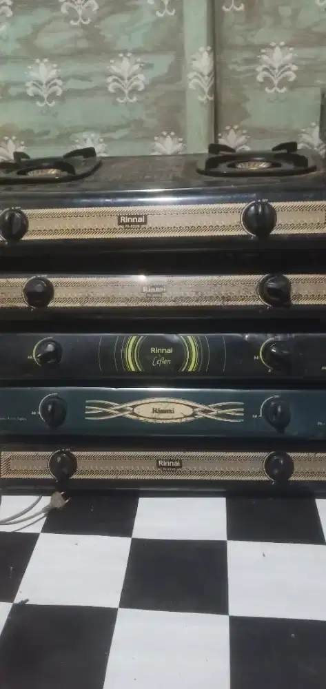 Kompor 2 tungku kondisi bagus mulus seconnd