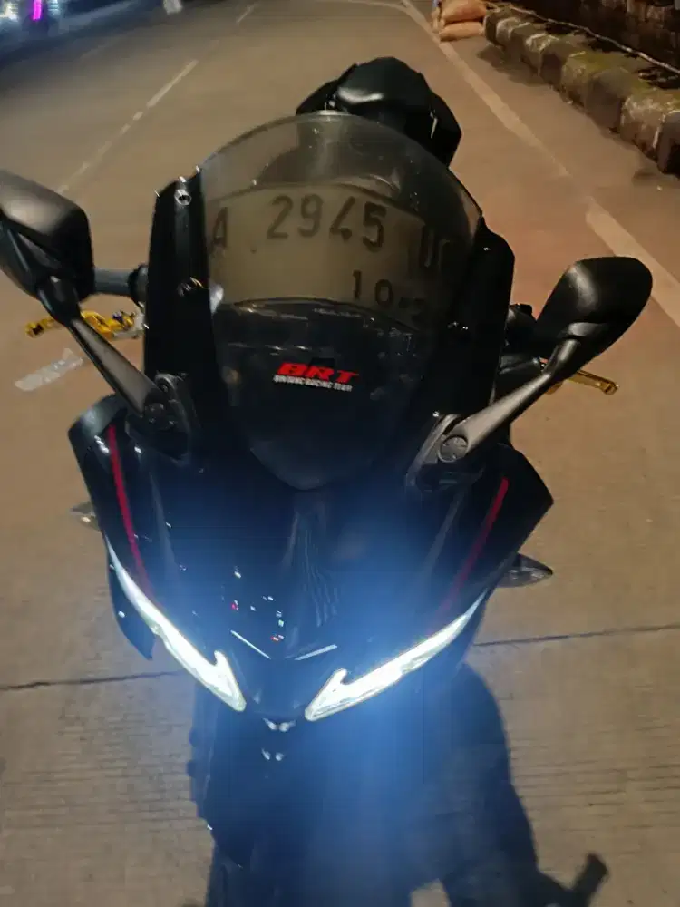 Jual R15 V3 2018 Motor Seperti baru