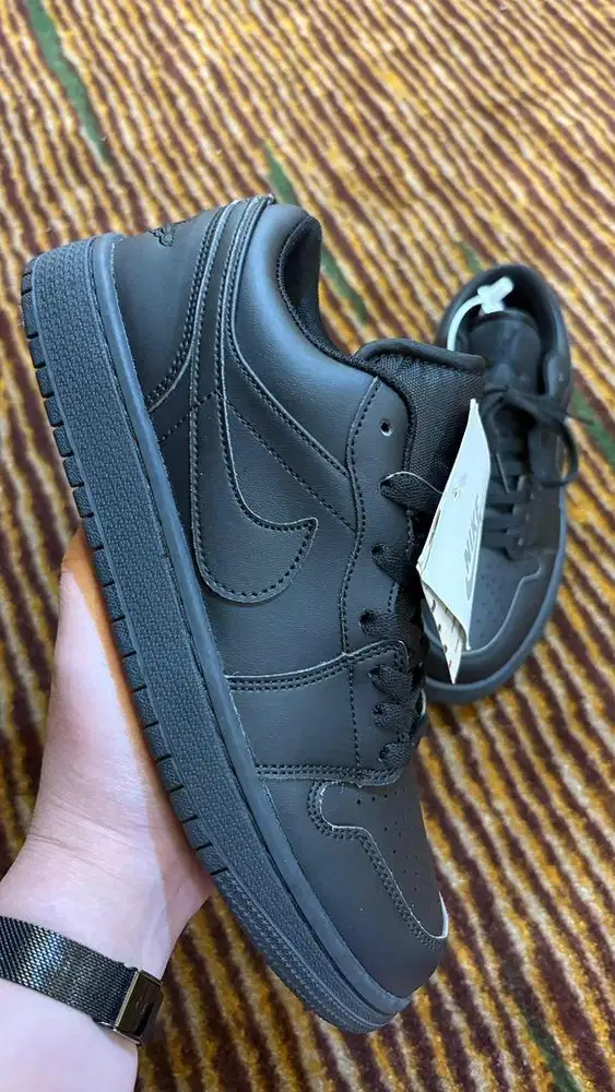 Sepatu Jordan Fullblack