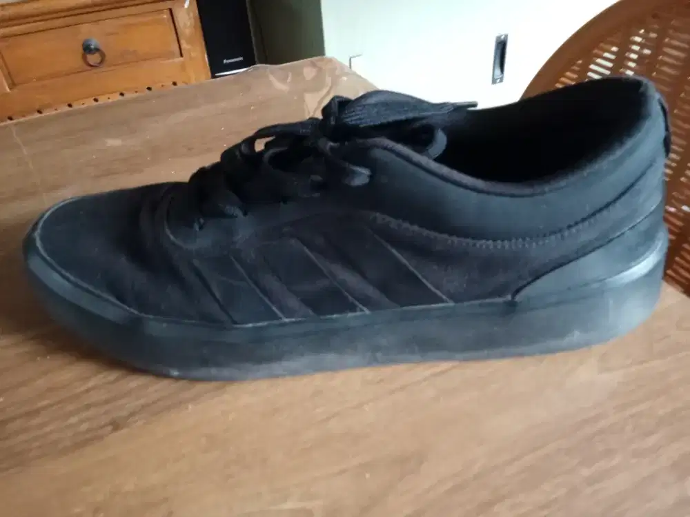 Adidas Futurevulc Lifestyle Black,Size 44, masih bagus,COD Cibubur Dsk