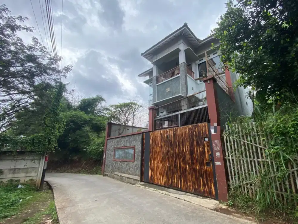 Sewa Rumah Luas Rasa Villa di Padasuka Udara Sejuk Cocok Untuk Hunian Juga Kantor | SW066