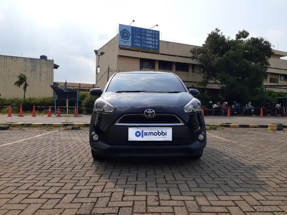 TDP 9,JT Toyota Sienta 1.5 V Bensin-AT Hitam 2019
