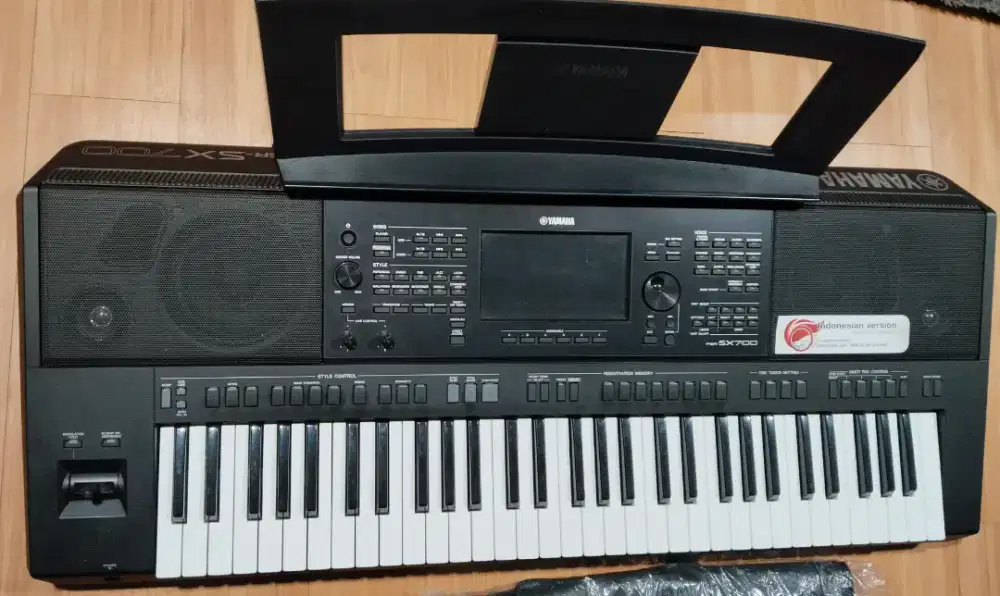 ISTIMEWA KEYBOARD YAMAHA PSR SX700 LIKE NEW
