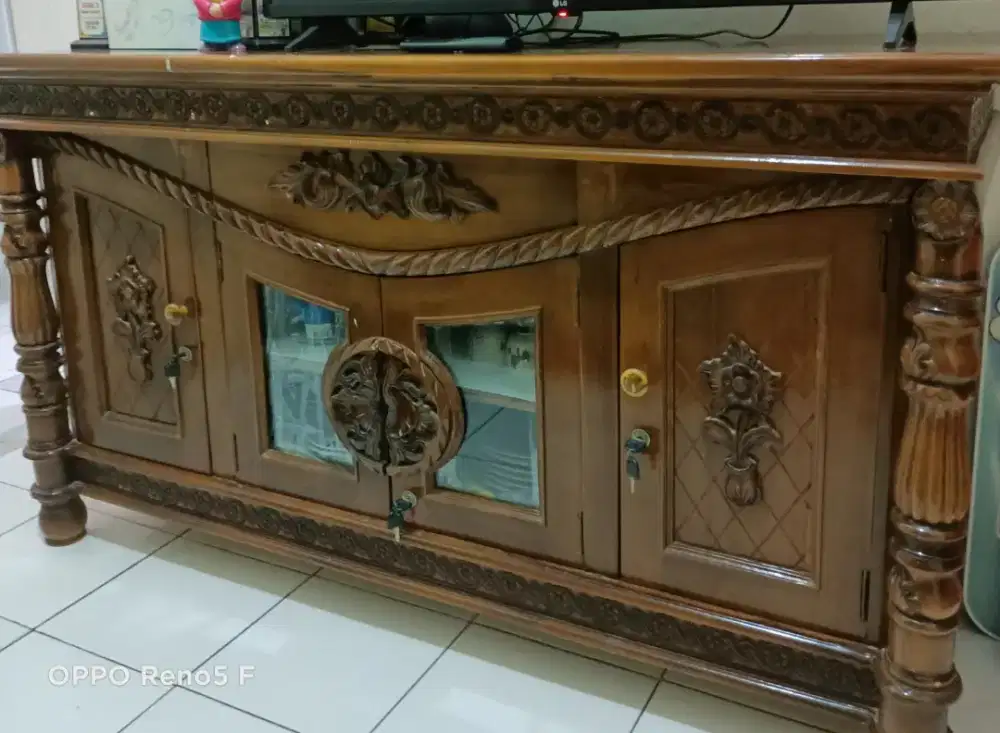 Dijual Cepat Rak TV Kayu Jati