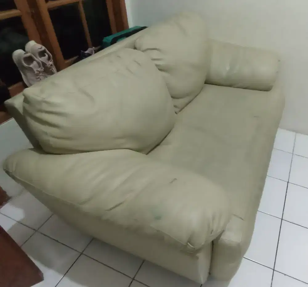 Itali Sofa 2 Seater Kulit