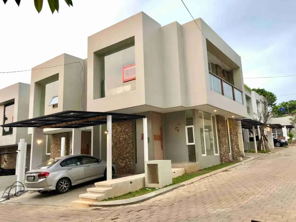 JUAL RUMAH MODERN 2 LANTAI DI JAKARTA TIMUR BEBAS BANJIR DEKAT TOL