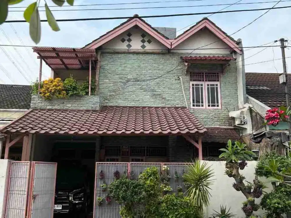 DIJUAL RUMAH 2 LANTAI SIAP HUNI CIKUNIR BEKASI BEBAS BANJIR