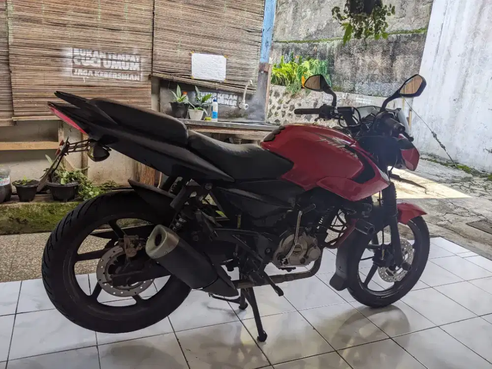 Bajaj pulsar 2012