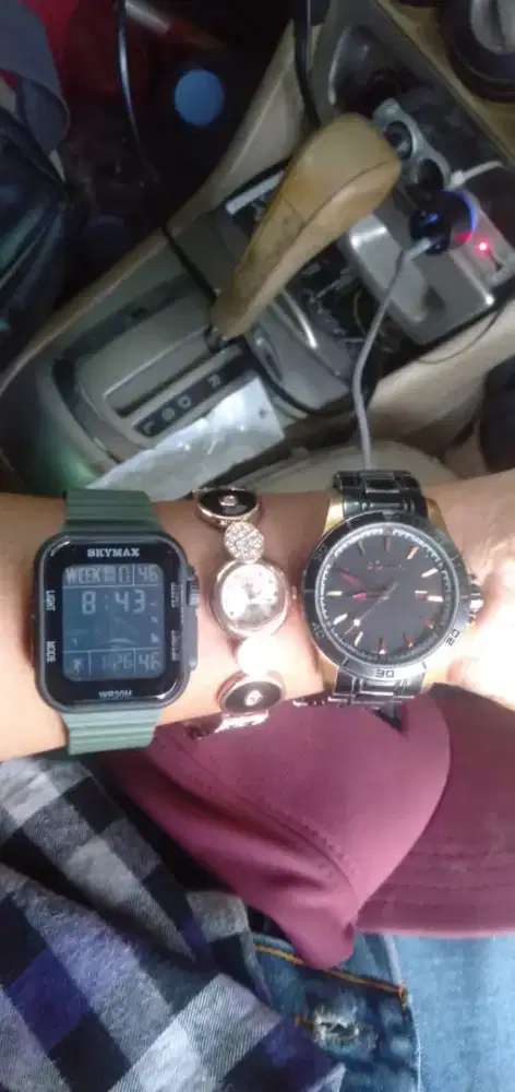 Di jual semua jam di iklan bisa satuan,borongan dll wa dan hp