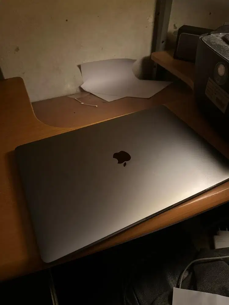 Macbook Pro Touchbar 15 Inch 2017 16/512 Retina 2K Layout Jepang