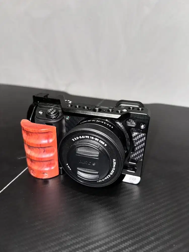 SONY ALPHA 6400 A6400 Kit, Lensa E 35mm f1.8