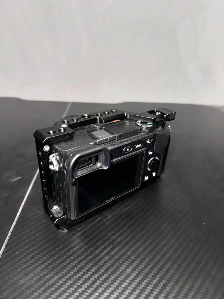 SONY ALPHA 6400 A6400 Kit, Lensa E 35mm f1.8