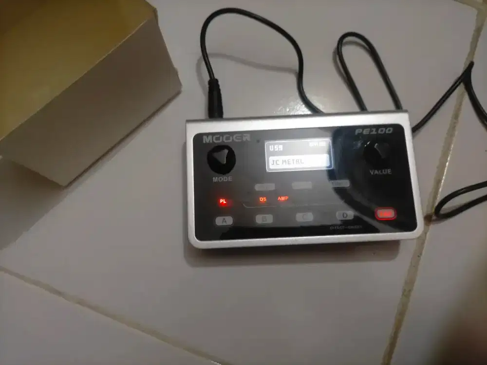 efek gitar digital Mooer PE100