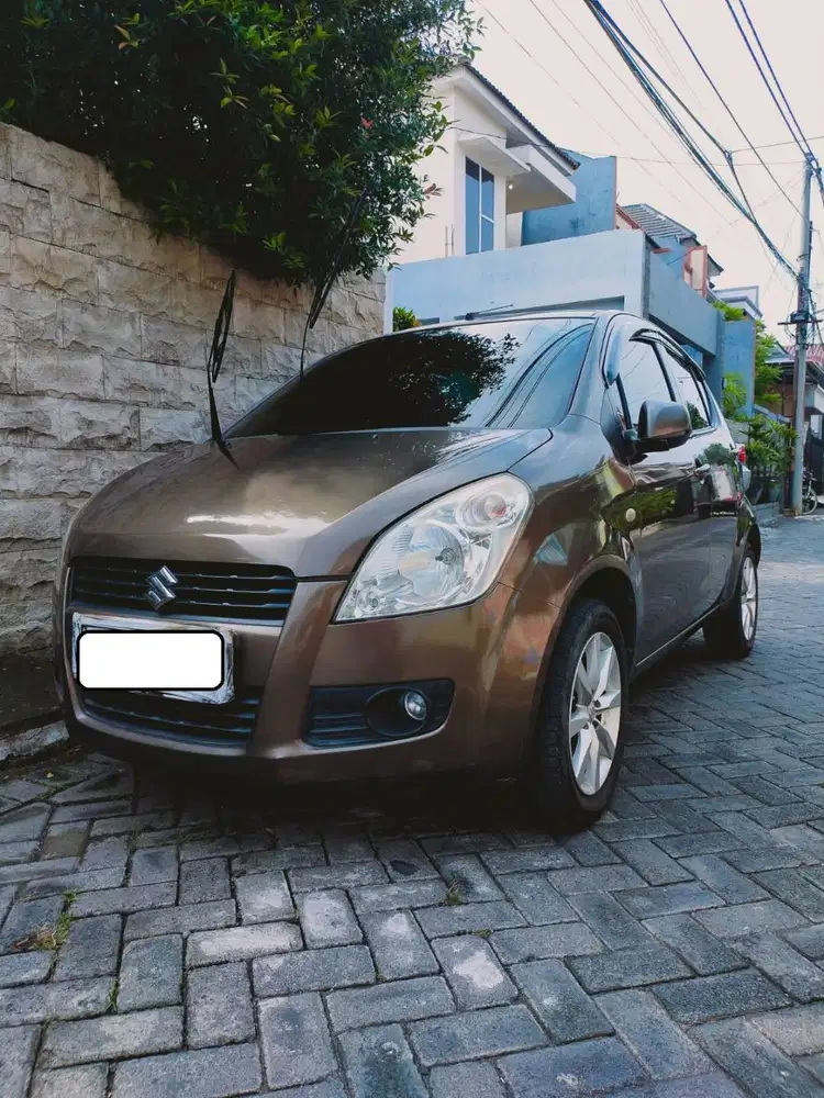DIJUAL MOBIL SIMPANAN SUZUKI SPLASH 2011