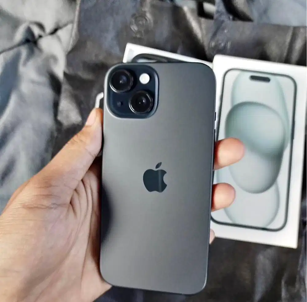 iphone 15 128 (still new!!)