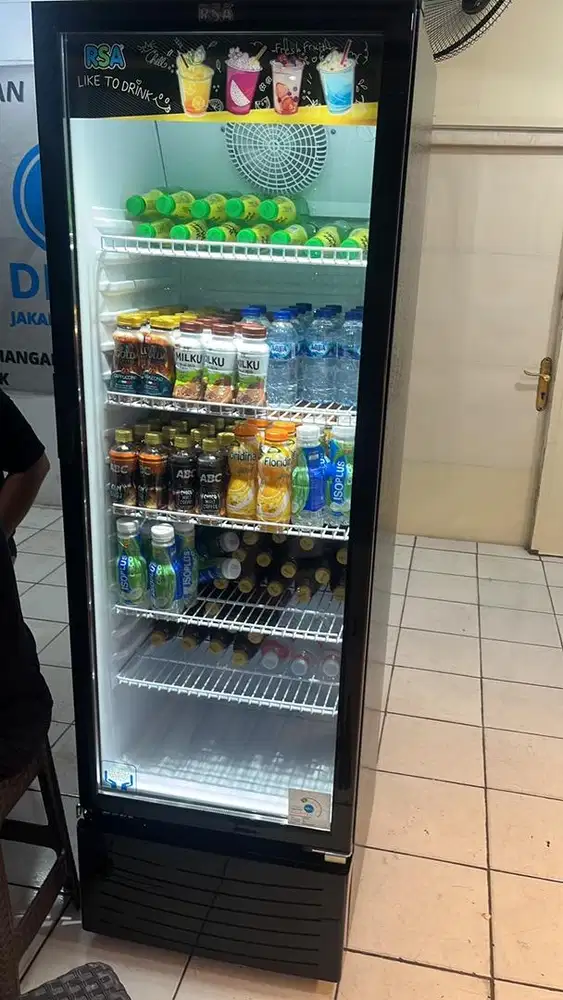 Karyawan untuk jaga cafe dan buat makanan