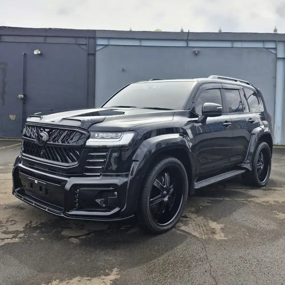 Toyota Land Cruiser VXR 300 3.3 NIK 2023 Black KM 11rb Antikk Perfect