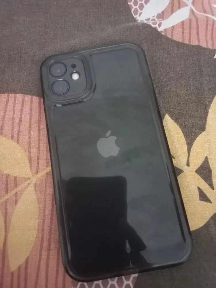 Dijual iPhone 11 bekas iBox