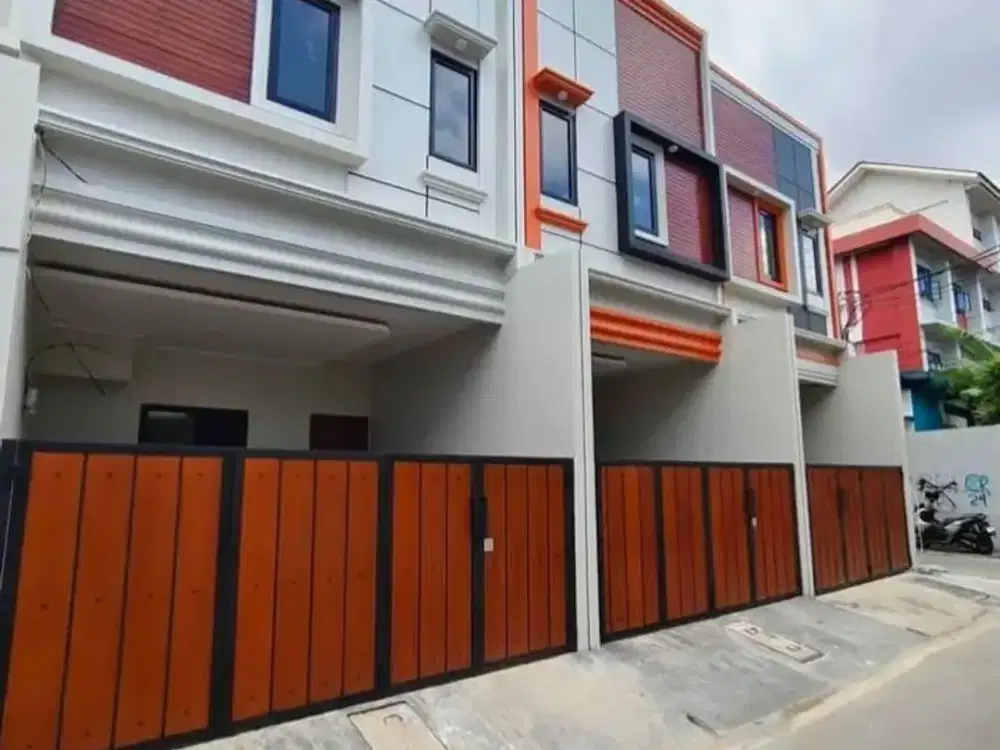 Dijual Rumah 3 Lantai SHM Lokasi Pusat kota