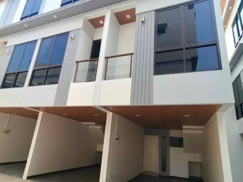 Best Deal! Rumah Minimalis 2 Lantai Pusat Jakarta, SHM Lengkap,