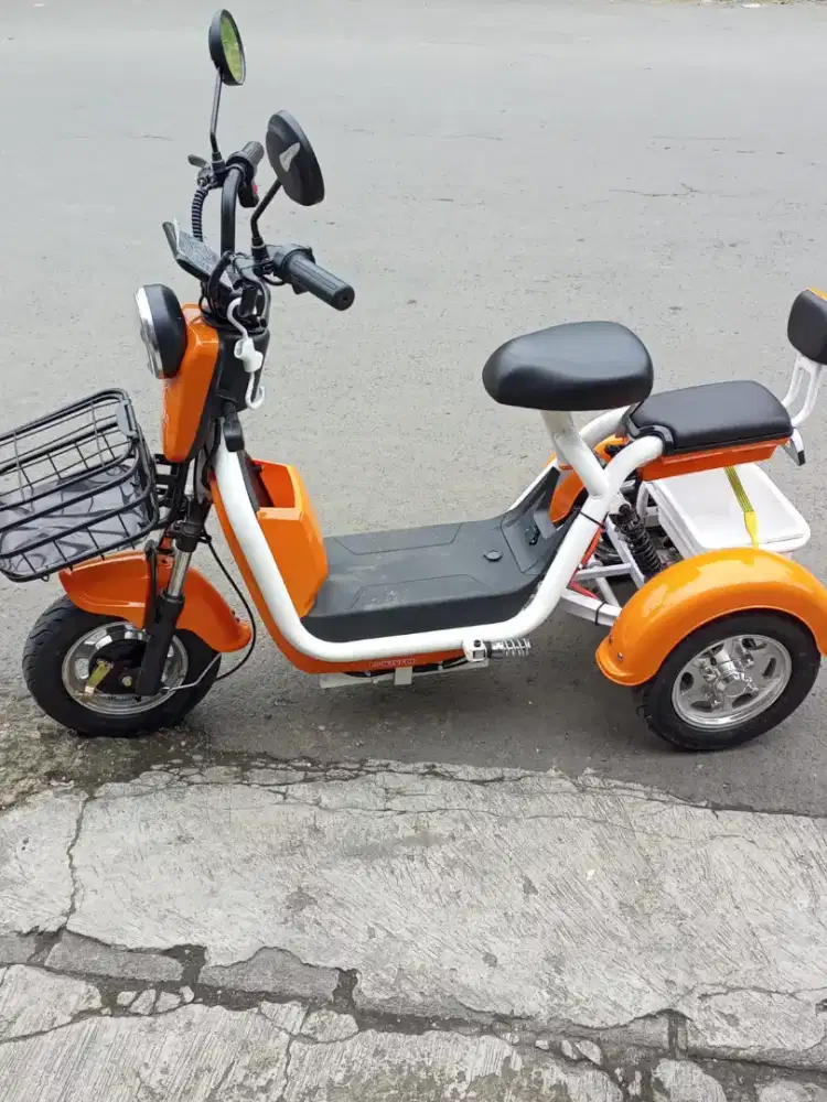 Sepeda listrik roda tiga U-Winfly