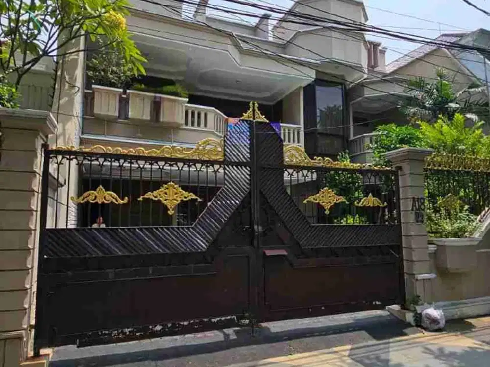 Rumah Classic Raya Dharmahusada Full Marmer