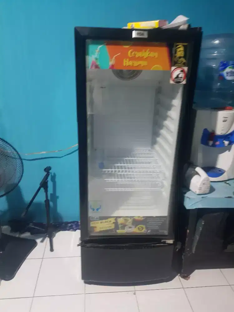 Showcase chiller kapasitas 192L