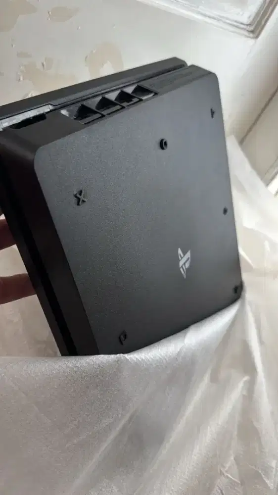 Di beli PS4 slim/pro 1tb-500 yang mau jual boleh masuk ditawarkan saja