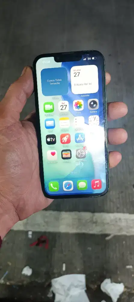 Iphone 13.  256 gb inter