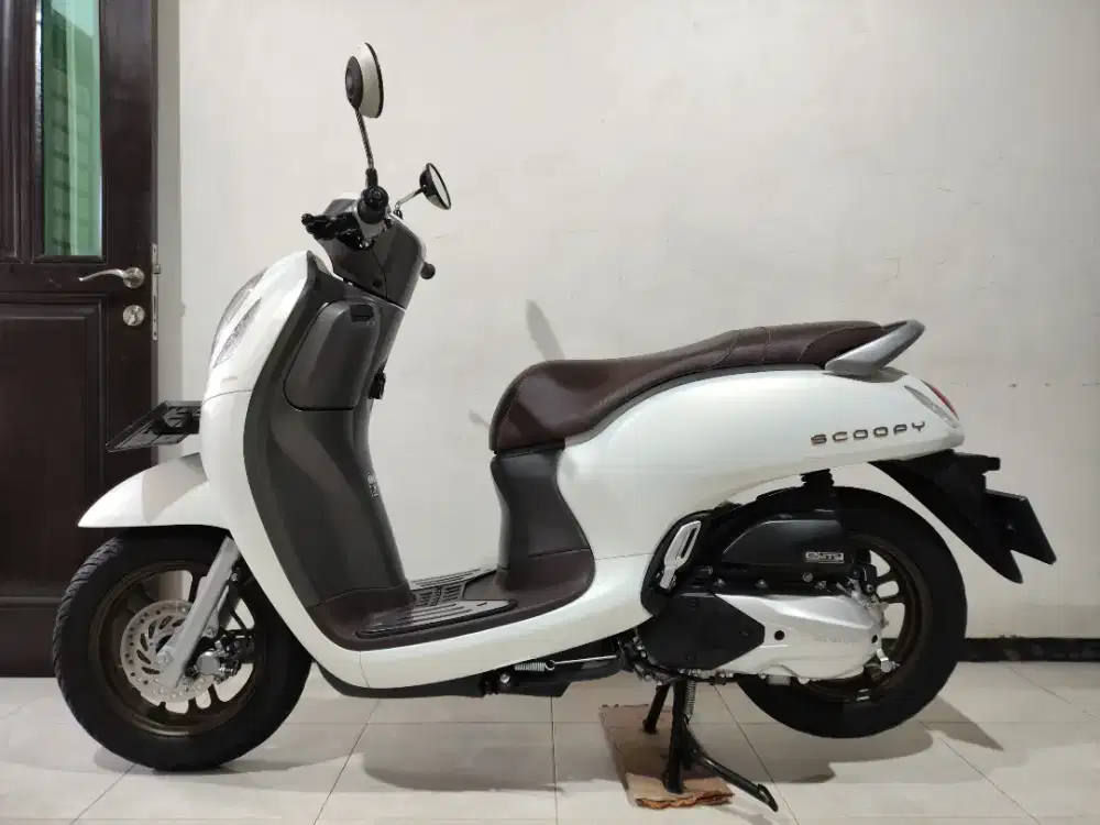 HONDA SCOOPY PRESTIGE KEYLESS TAHUN 2023/2024 KM 19 RIBUAN