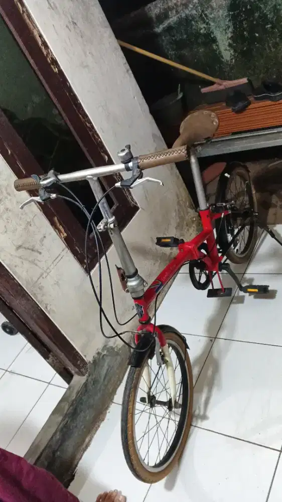 diJual Sepeda Lipat London Taxi Folding Bike 206S  second rasa baru