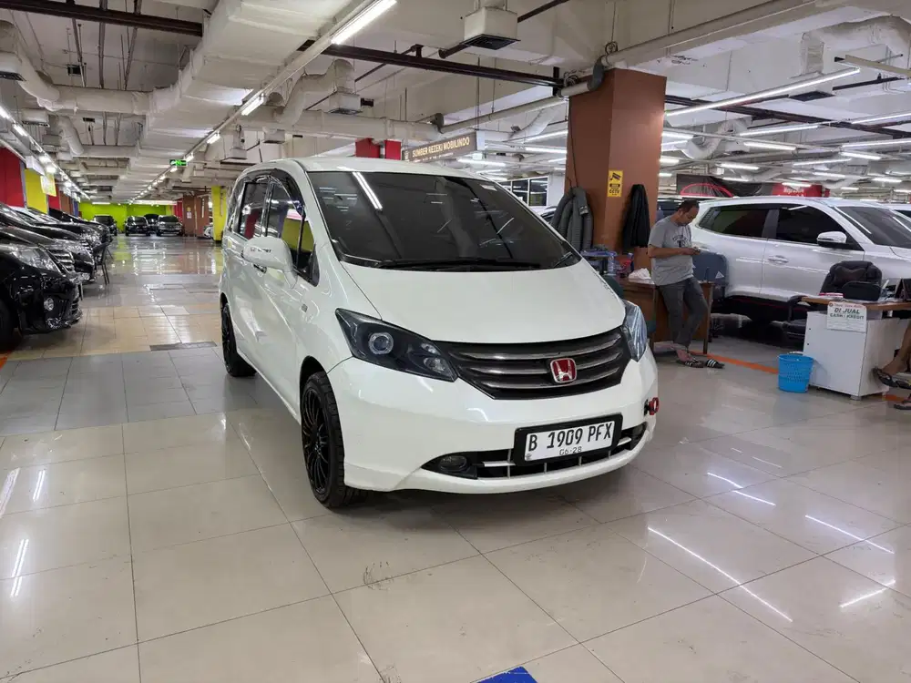 Honda Freed Psd 2010