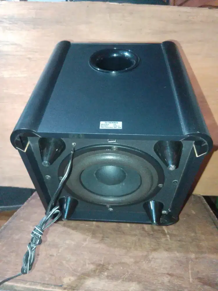 Polytron Bottom Subwoofer 6 in, full ori, utuh, mulus, like new