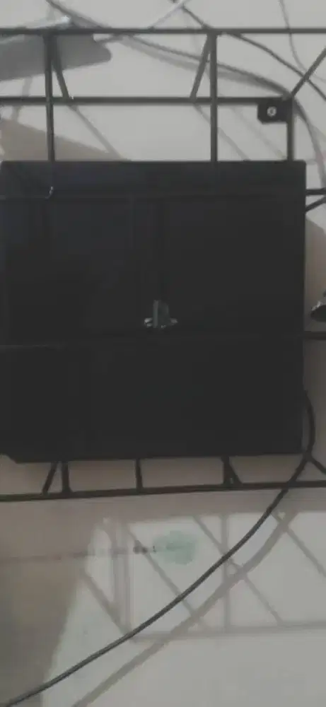 Ps 4 1tb pemakaian baru 4 bulan