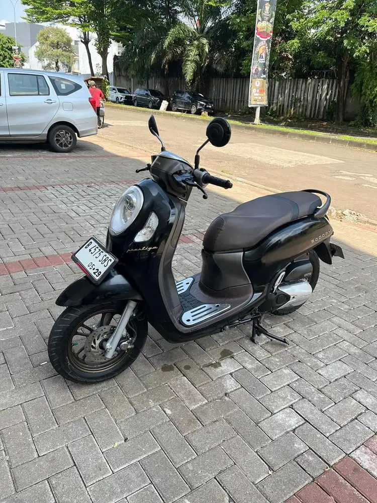 Scoopy Prestige Keyles Hitam Glosy