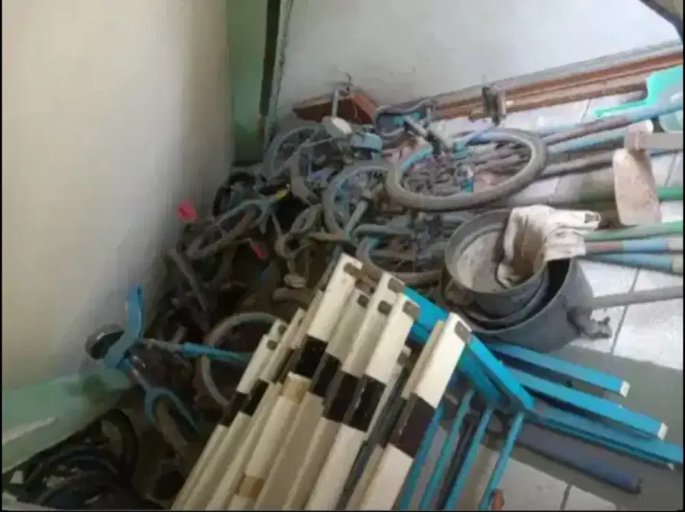 Rombeng terima barang rusak atau rongsokan