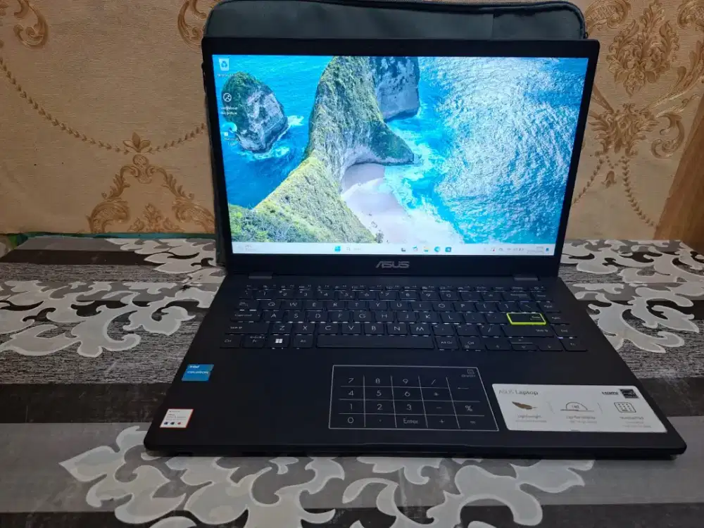 Laptop Asus Vivobook E410KA