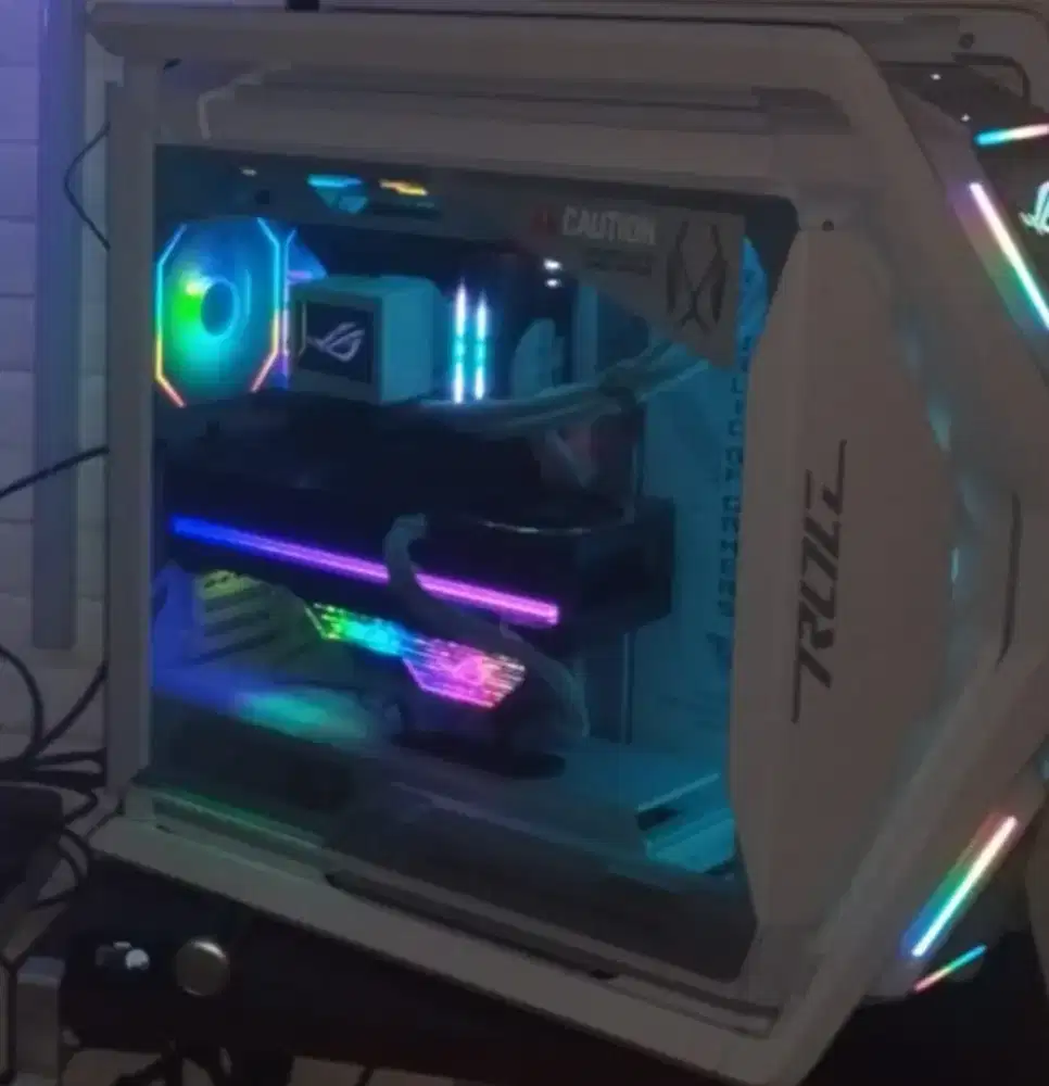 PC BUILD AMD RYZEN 7 9800X3D
ASUS RTX 5090 Astral , 64gb ram