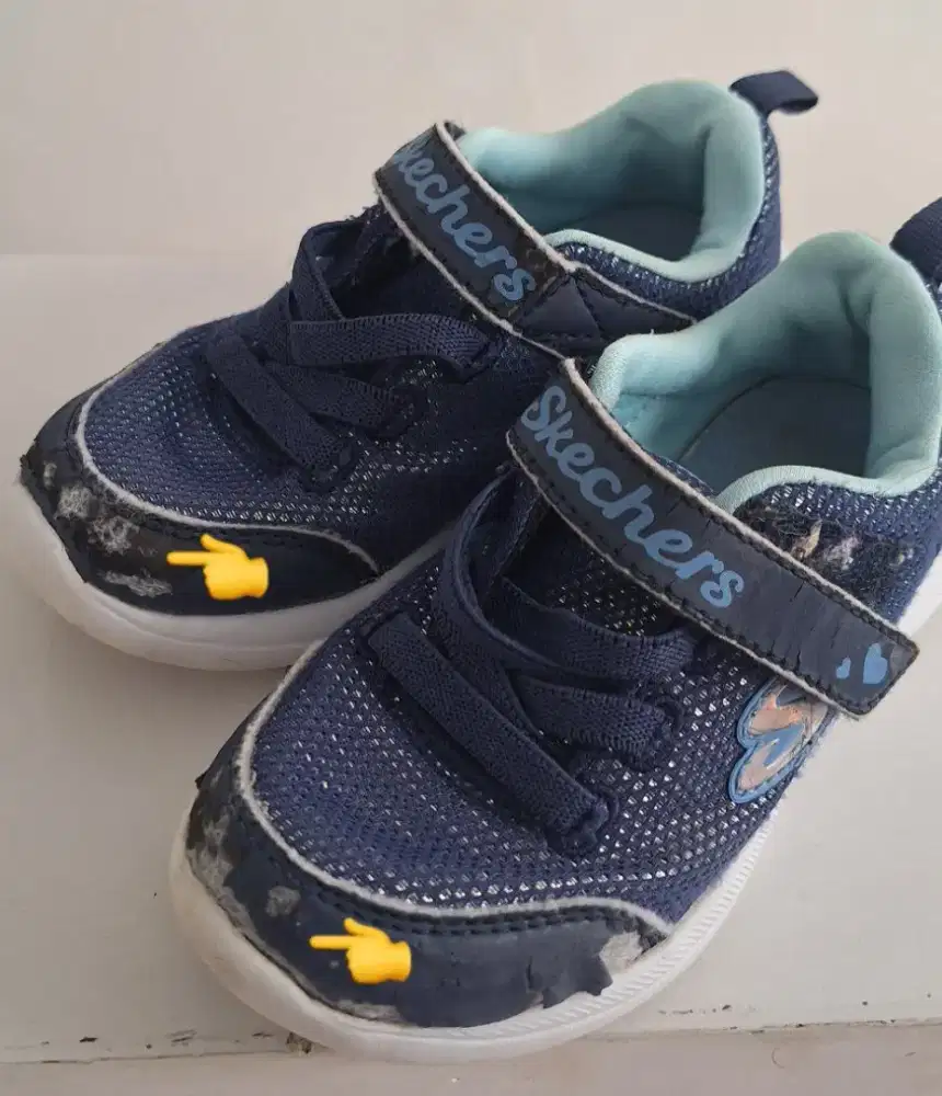 Sepatu Skechers Anak no 25 (insole 15.6cm) warna biru